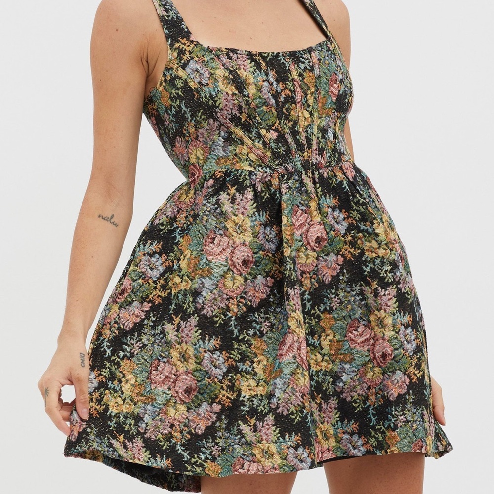 Selfie Leslie A-Line Floral Embroidered Dress size Large